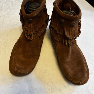 Minnetonka Fringe Suede Ankle Boots in Rich Brown